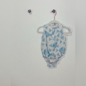 Sterling Baby 6-9M muslin onesie